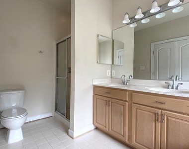 8853 Modano Place - Photo Thumbnail 12
