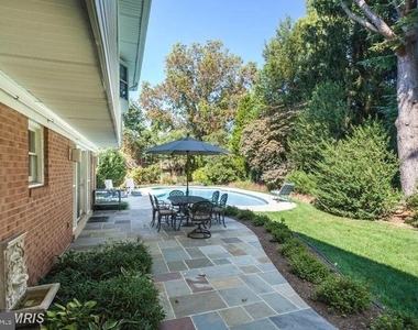 1036 Carper Street - Photo Thumbnail 15