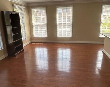 1115 Cameron Street - Photo Thumbnail 14