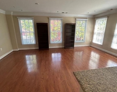 1115 Cameron Street - Photo Thumbnail 7