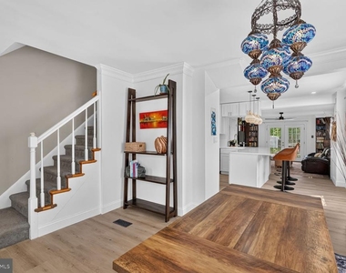 327 Ashby Street - Photo Thumbnail 7