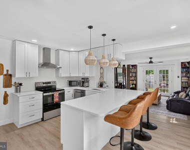 327 Ashby Street - Photo Thumbnail 2
