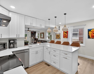 327 Ashby Street - Photo Thumbnail 5
