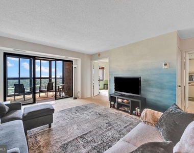 1600 N Oak Street - Photo Thumbnail 3