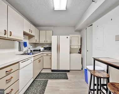 1600 N Oak Street - Photo Thumbnail 9