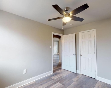 5318 8th Road S - Photo Thumbnail 12