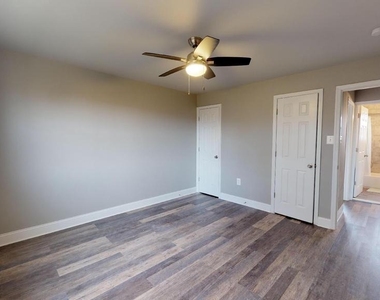 5318 8th Road S - Photo Thumbnail 10