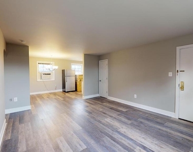 5318 8th Road S - Photo Thumbnail 6
