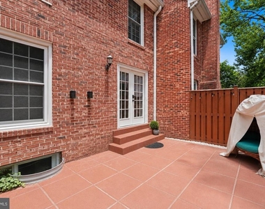 2510 S Walter Reed Drive - Photo Thumbnail 16