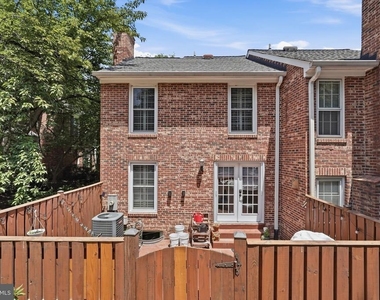 2510 S Walter Reed Drive - Photo Thumbnail 17