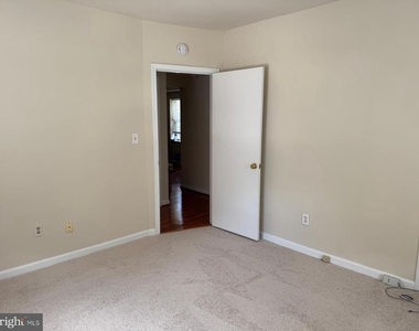 1720 Queens Lane - Photo Thumbnail 16