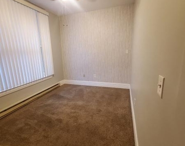 151 E Philadelphia Street - Photo Thumbnail 3