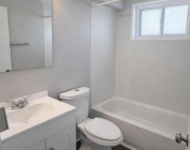 403 N Newberry Street - Photo Thumbnail 9