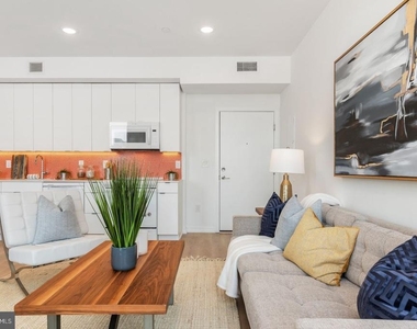 1141 N Front Street - Photo Thumbnail 7