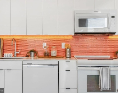 1141 N Front Street - Photo Thumbnail 10