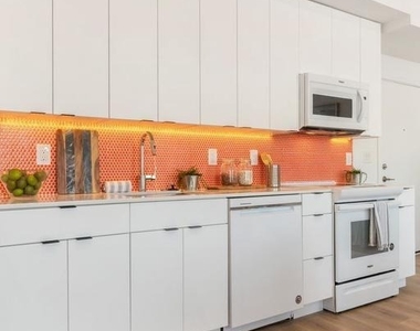1141 N Front Street - Photo Thumbnail 11