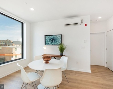 1141 N Front Street - Photo Thumbnail 6