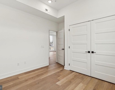 136 E Cumberland Street - Photo Thumbnail 12
