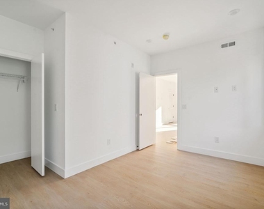 2400 W Montgomery Avenue - Photo Thumbnail 10
