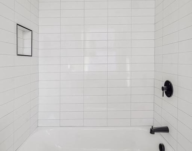 2400 W Montgomery Avenue - Photo Thumbnail 3