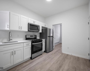 1418 W Erie Avenue - Photo Thumbnail 6
