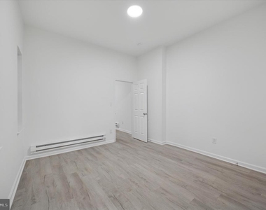 1418 W Erie Avenue - Photo Thumbnail 4