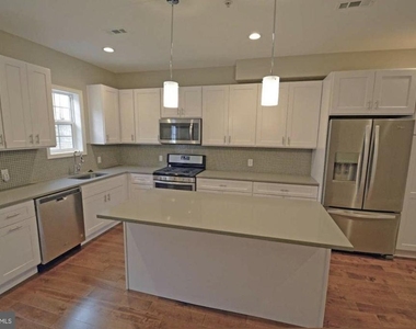 1338 S 18th Street - Photo Thumbnail 3