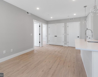 1144 Frankford Avenue - Photo Thumbnail 7