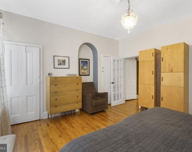 331 E Thompson Street - Photo Thumbnail 28