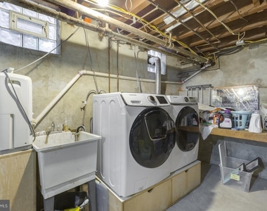 331 E Thompson Street - Photo Thumbnail 30