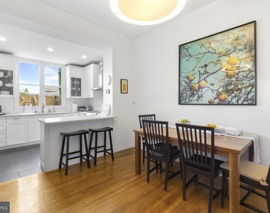 331 E Thompson Street - Photo Thumbnail 7