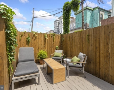 331 E Thompson Street - Photo Thumbnail 14