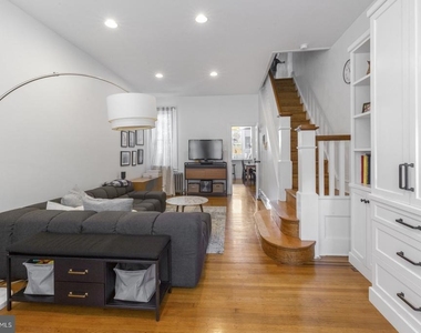 331 E Thompson Street - Photo Thumbnail 3