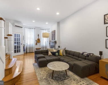 331 E Thompson Street - Photo Thumbnail 5