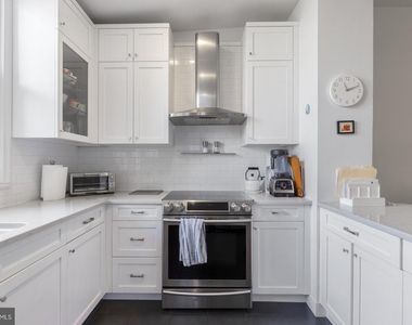 331 E Thompson Street - Photo Thumbnail 11