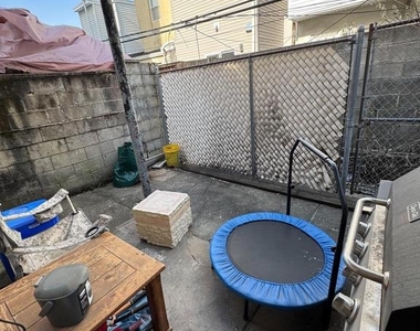 1929 Wilder Street - Photo Thumbnail 11
