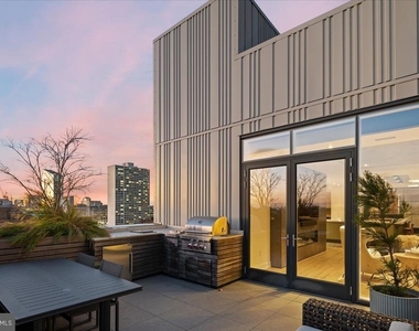2108 Walnut Street - Photo Thumbnail 27