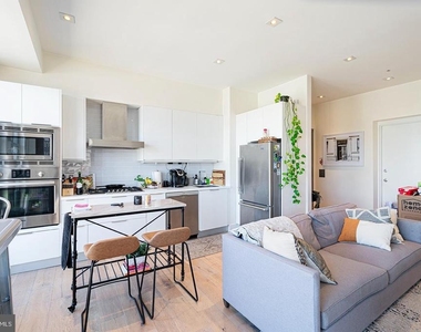 240 N 2nd Street - Photo Thumbnail 3