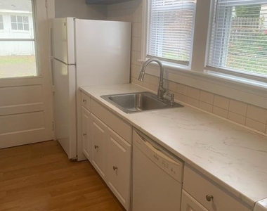 412 Maple Street - Photo Thumbnail 2