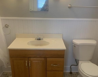 412 Maple Street - Photo Thumbnail 5