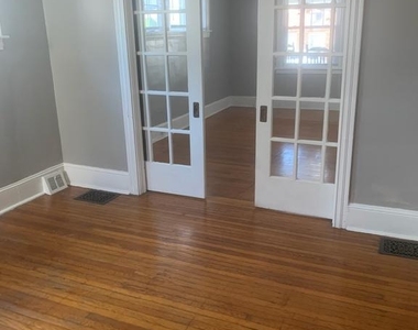 412 Maple Street - Photo Thumbnail 7