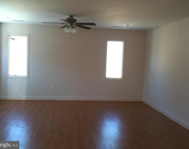115 Morton Avenue - Photo Thumbnail 6