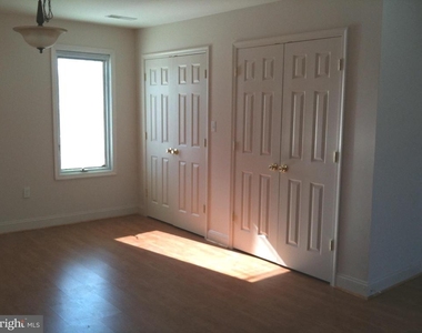 115 Morton Avenue - Photo Thumbnail 5