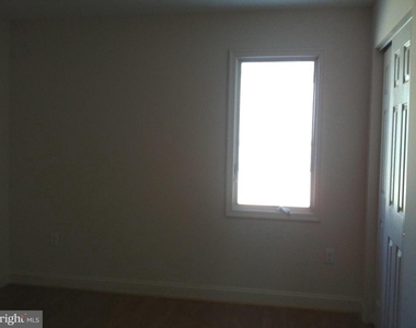 115 Morton Avenue - Photo Thumbnail 12