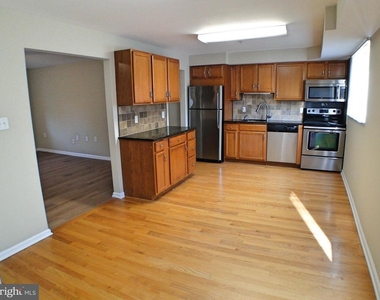 115 Morton Avenue - Photo Thumbnail 5