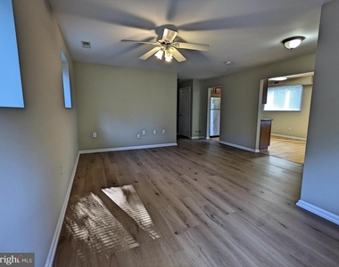 115 Morton Avenue - Photo Thumbnail 4