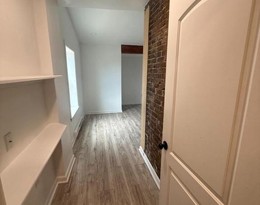 24 Marshall Avenue - Photo Thumbnail 9