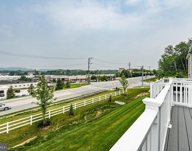 208 Chase Drive - Photo Thumbnail 10