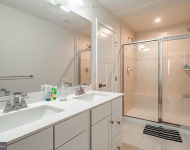 208 Chase Drive - Photo Thumbnail 14