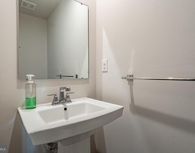 208 Chase Drive - Photo Thumbnail 6